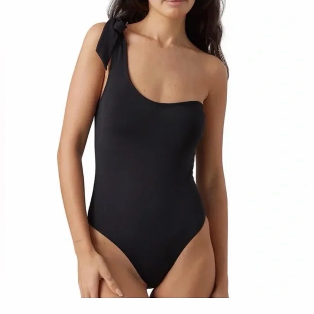 Vero Moda Size M Black One-Shoulder Swimsuit